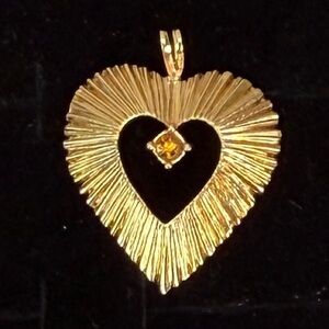 Vintage Avon textured goldtone heart pendant